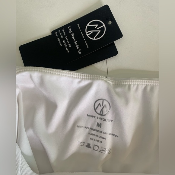 Move Technology White Long Sleeve Padded Active Top Size Medium - Picture 10 of 11